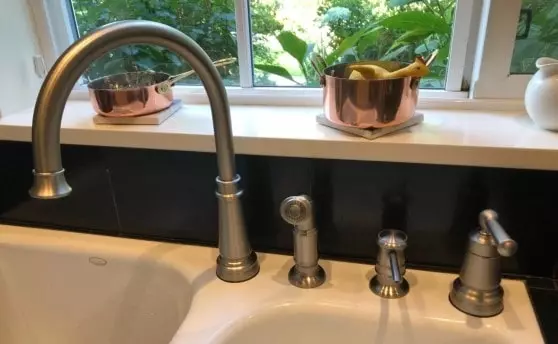 4 hole faucet installation