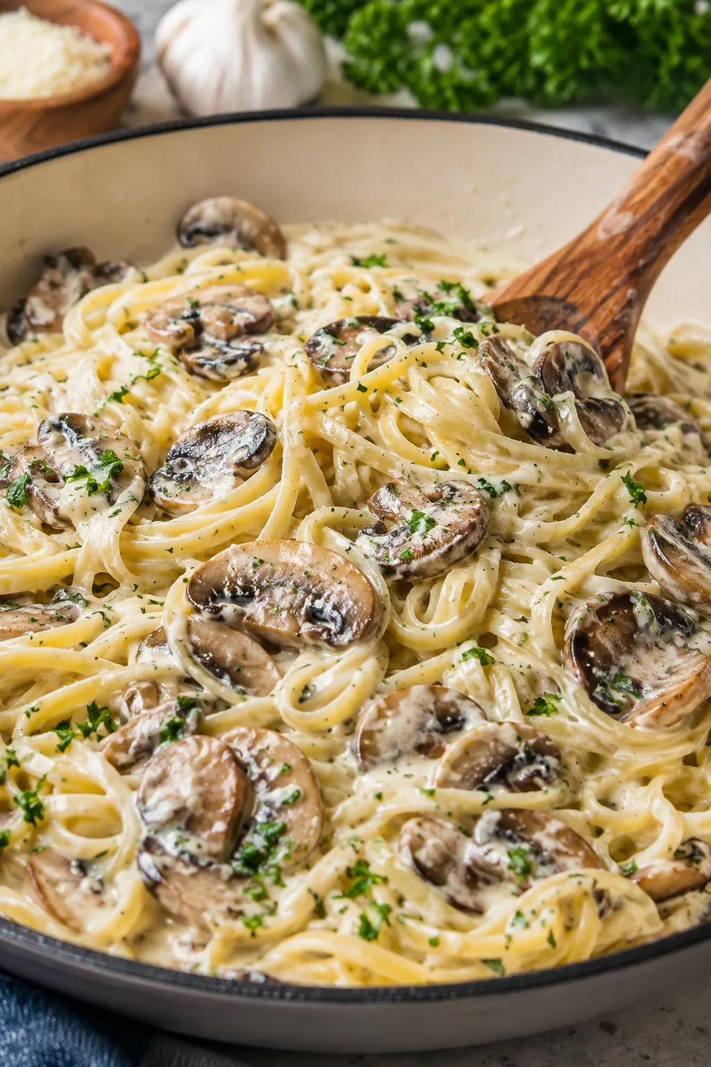 Creamy Garlic Parmesan Mushroom Pasta Recipe